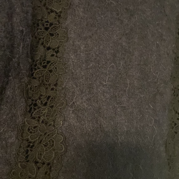 Gorgeous wool sweater with lace by Sea New York in excellent condition - Picture 4 of 9